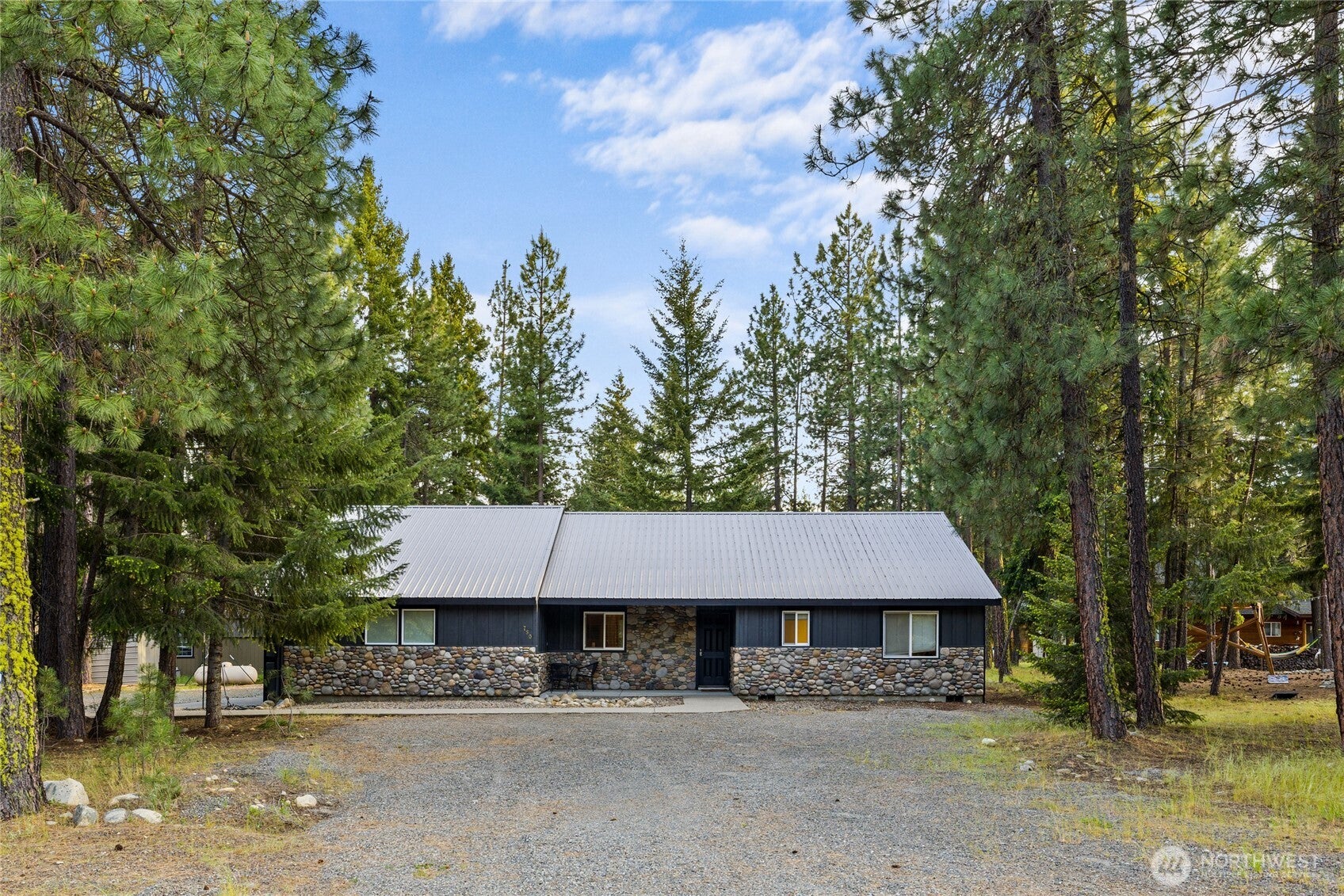 750 Evergreen Valley Loop Road — photo