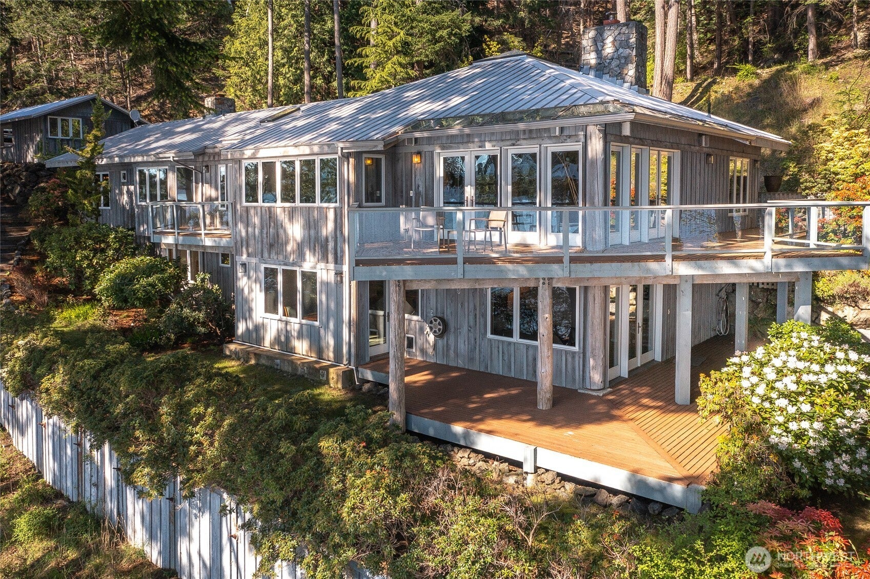 1424 Palisades Drive — photo