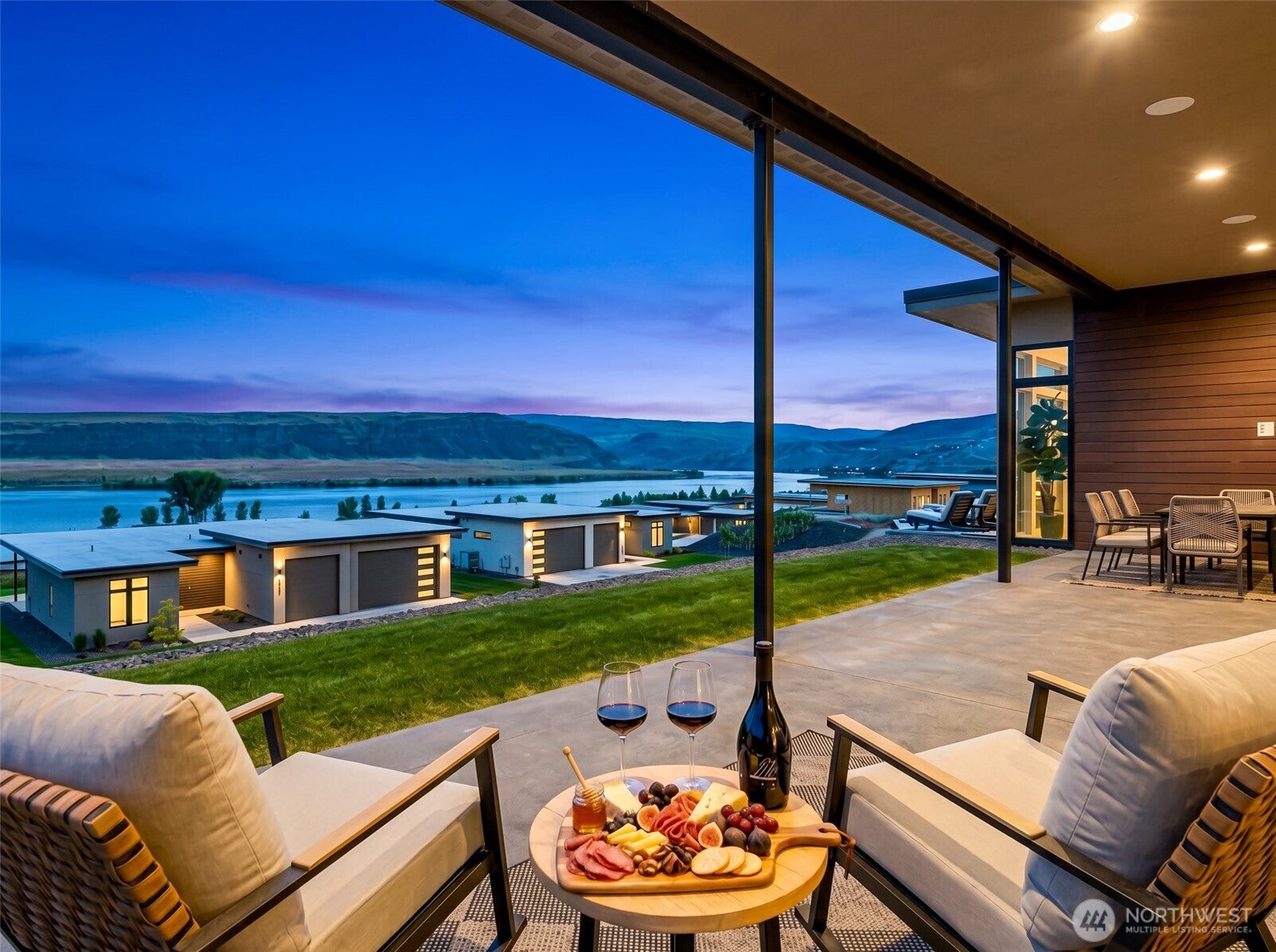 23413 NW Cliff View Drive — photo