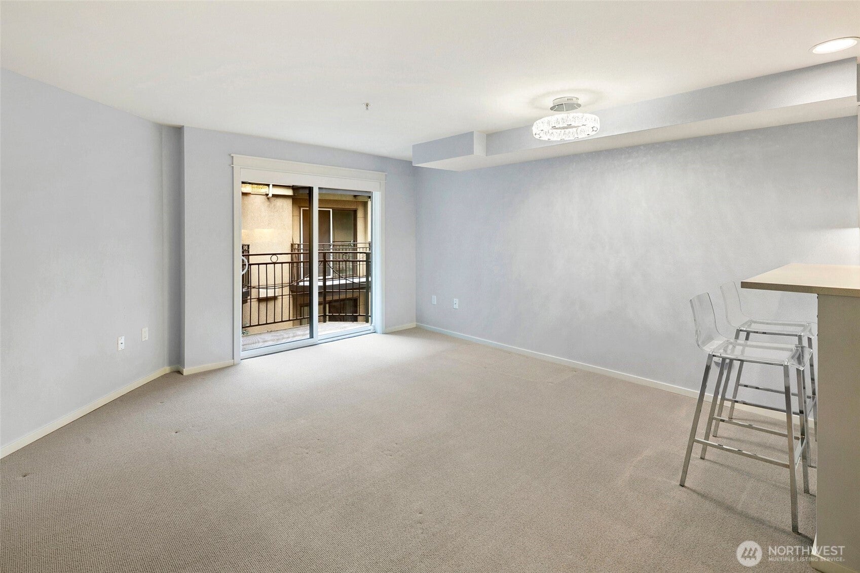 425 Vine Street 614 — photo