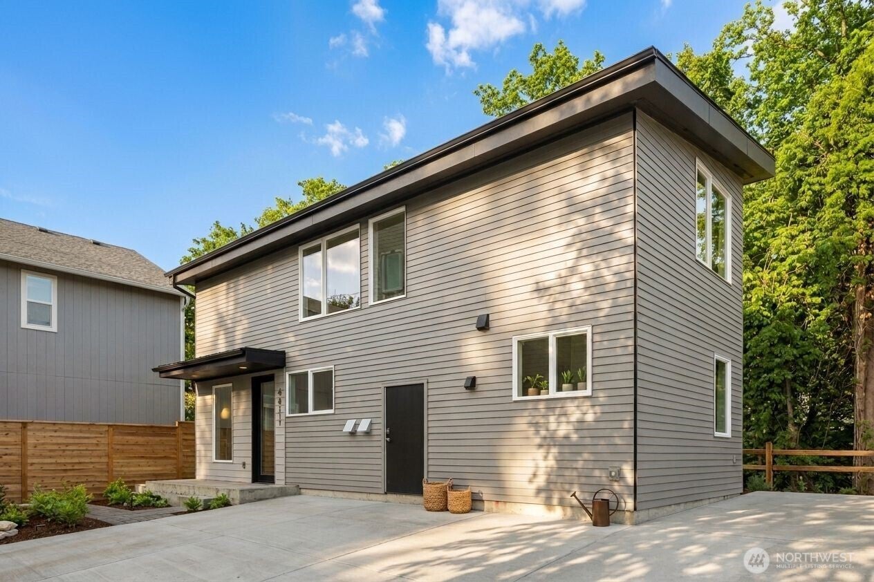 4411 21st Avenue SW — photo