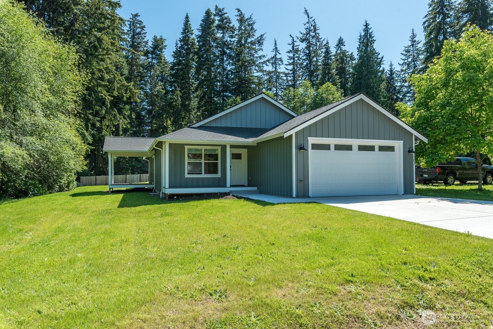 1701 Hemlock Drive — photo