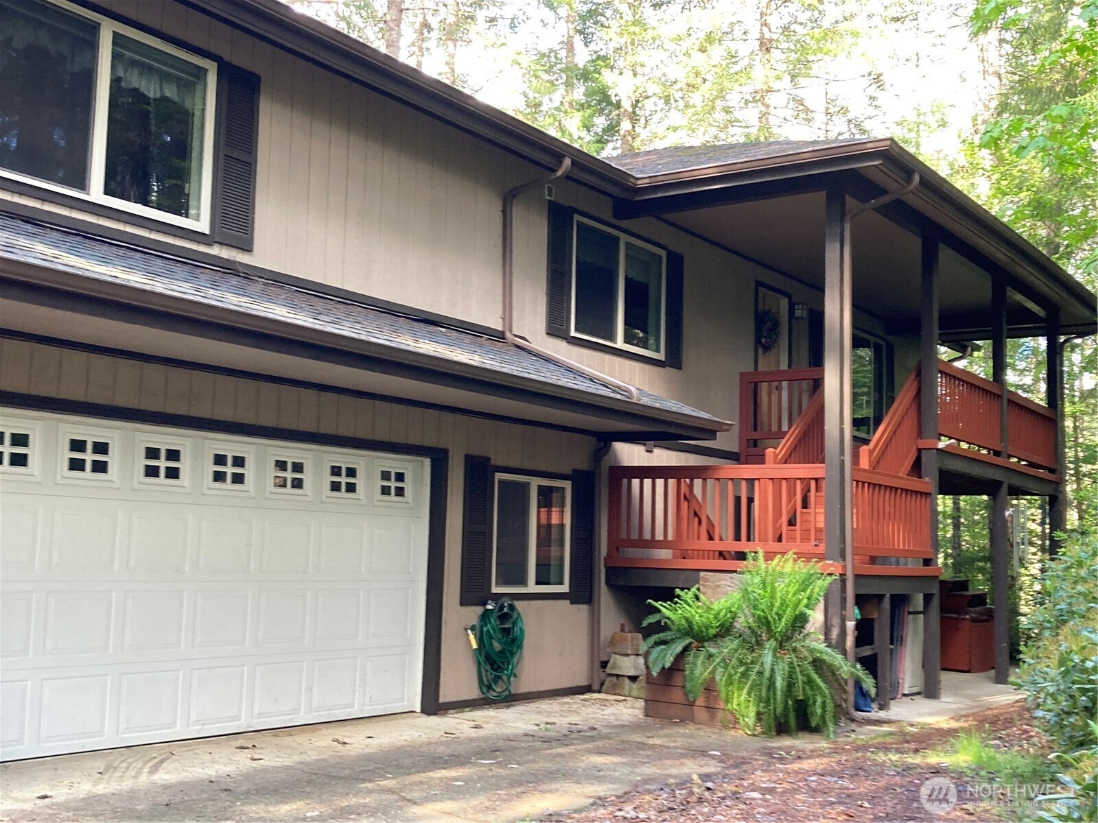 21 N Beaver Place N — photo