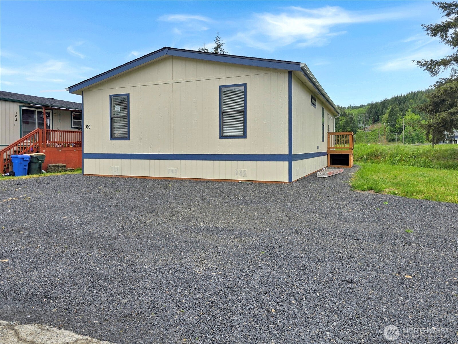100 Heidger Lane — photo