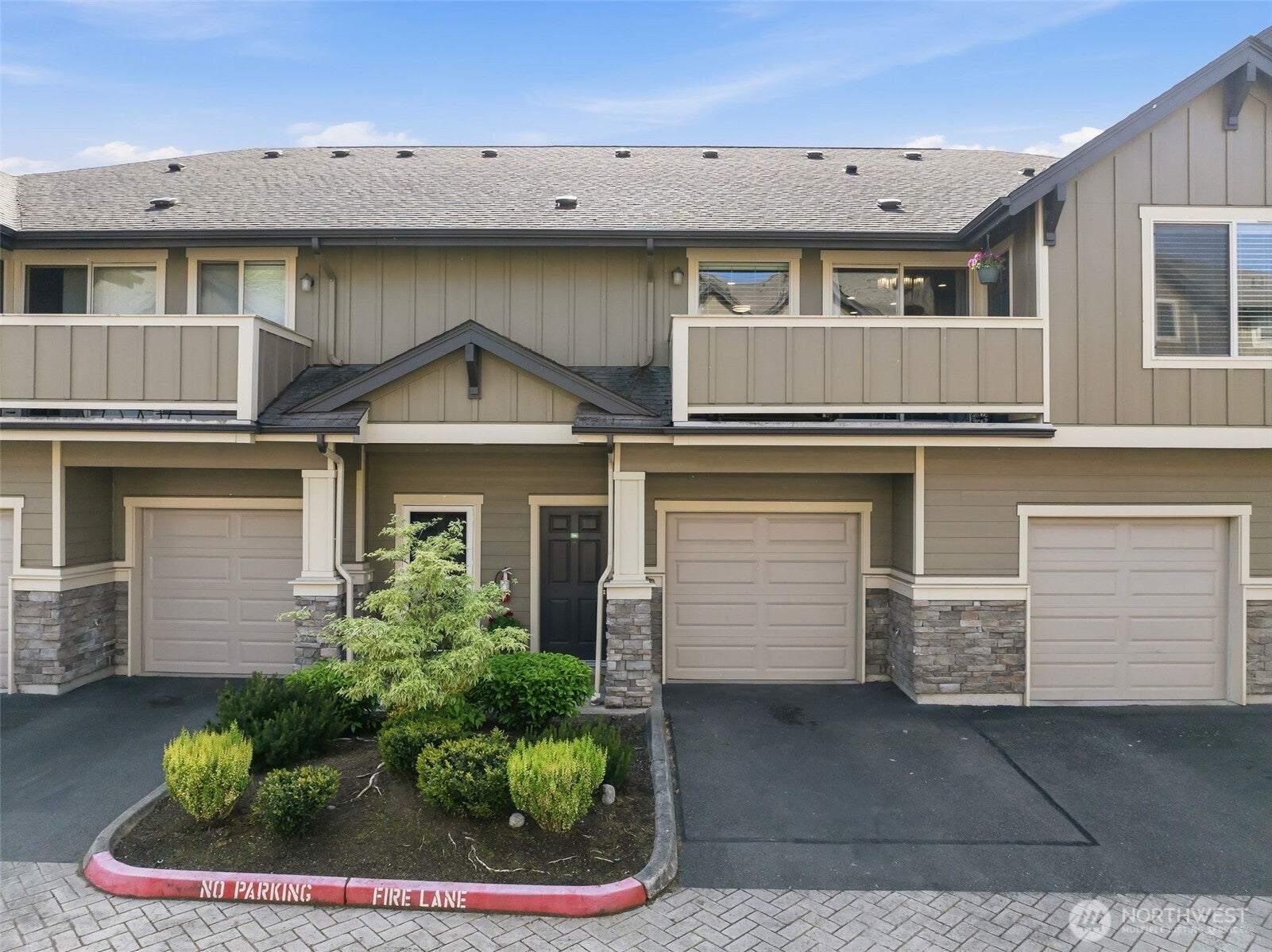 1900 Weaver Road K204 — photo