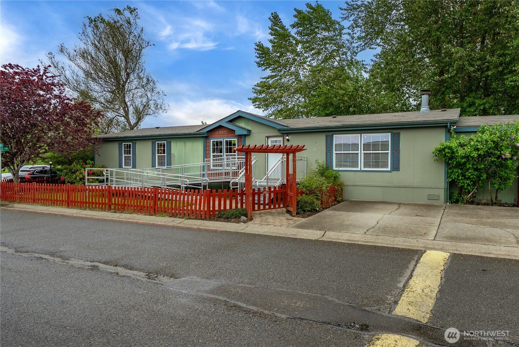337 Redwood Street — photo