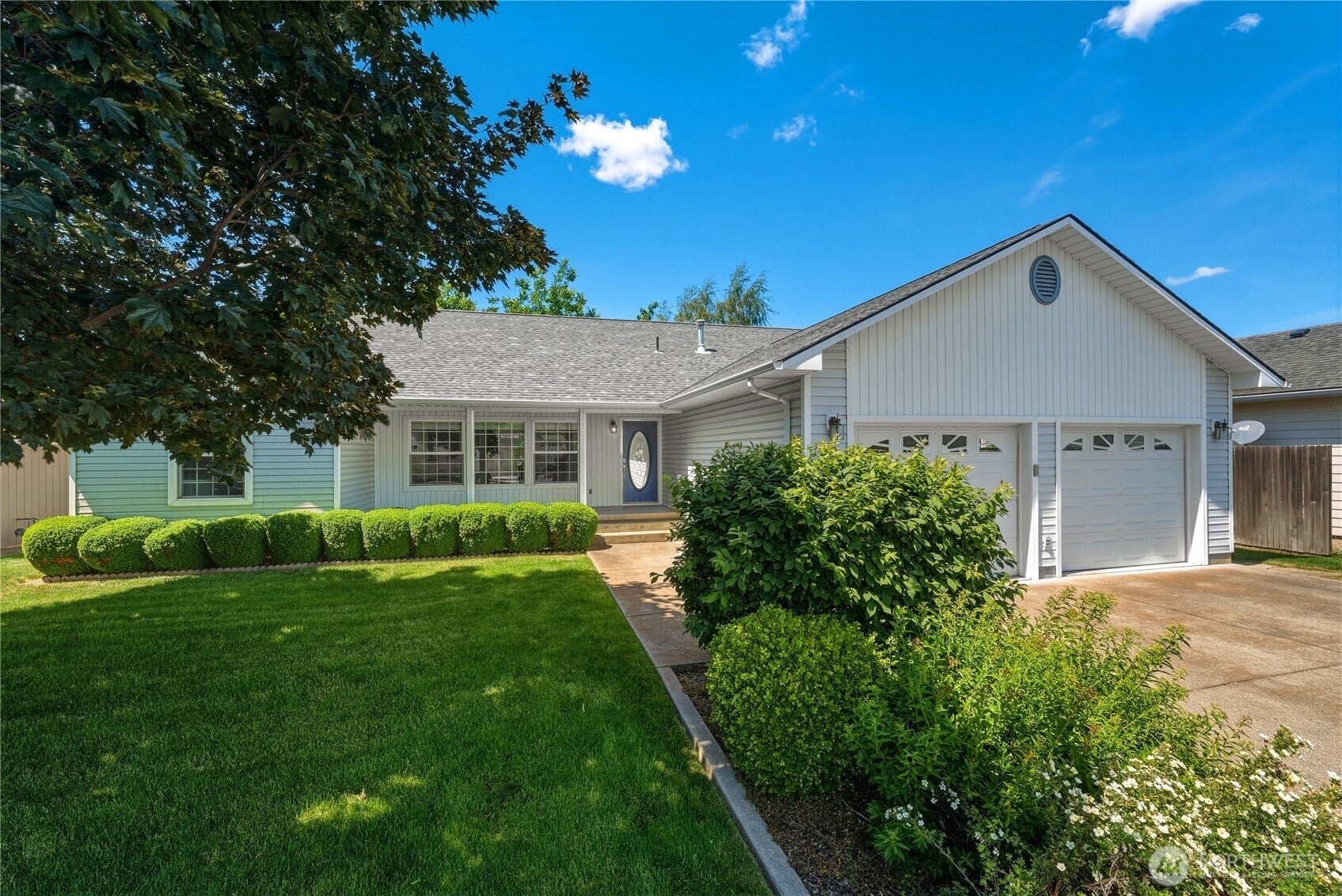 22 Parkwood Circle — photo
