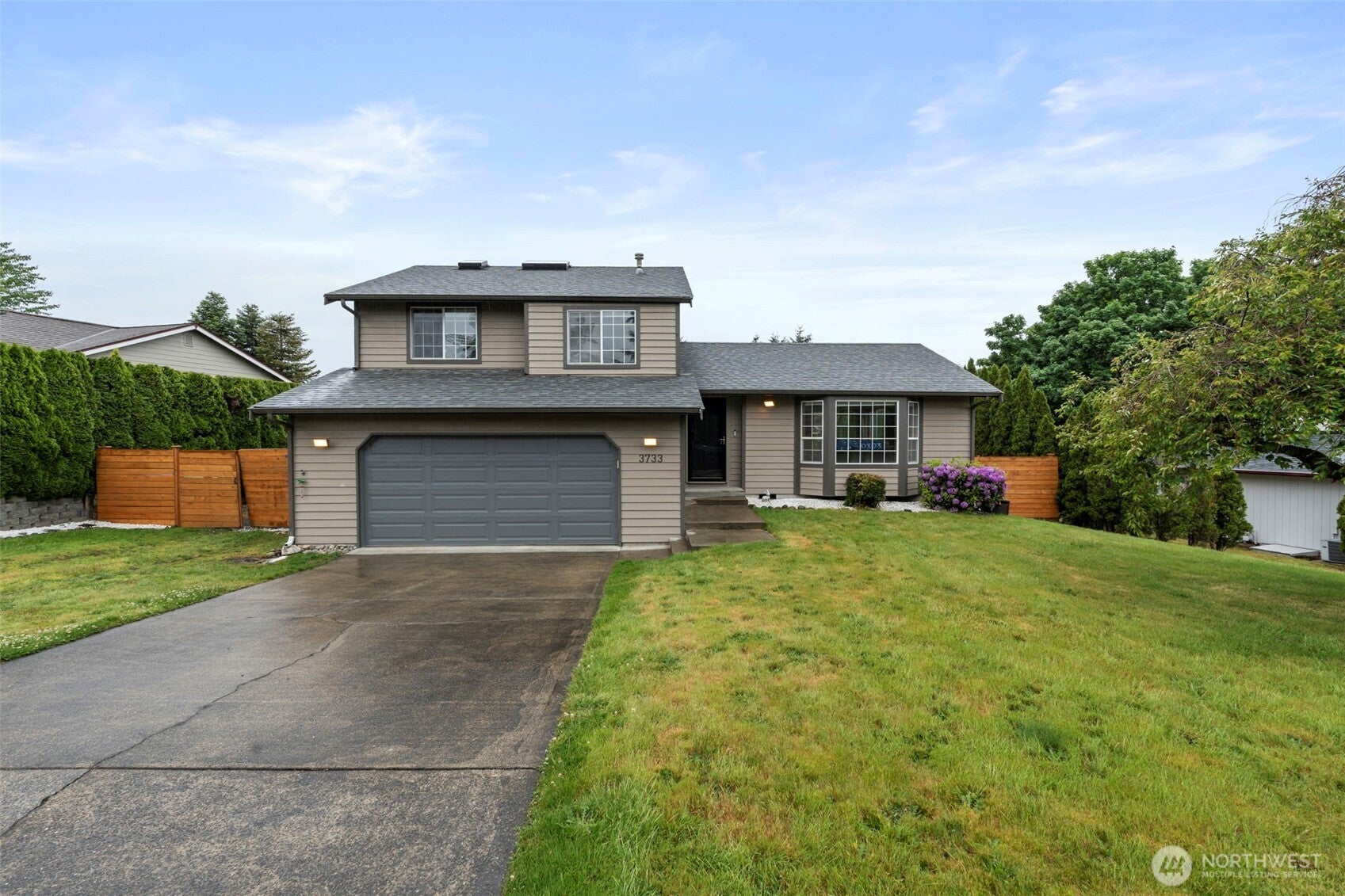 3733 Golden Eagle Loop — photo