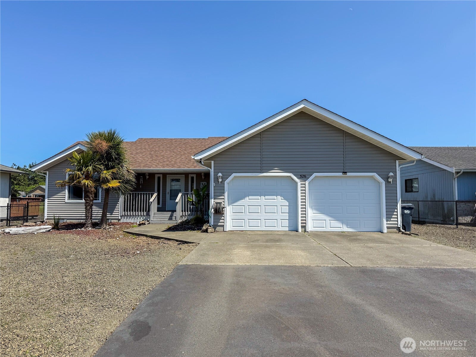 526 Canal Drive NE — photo