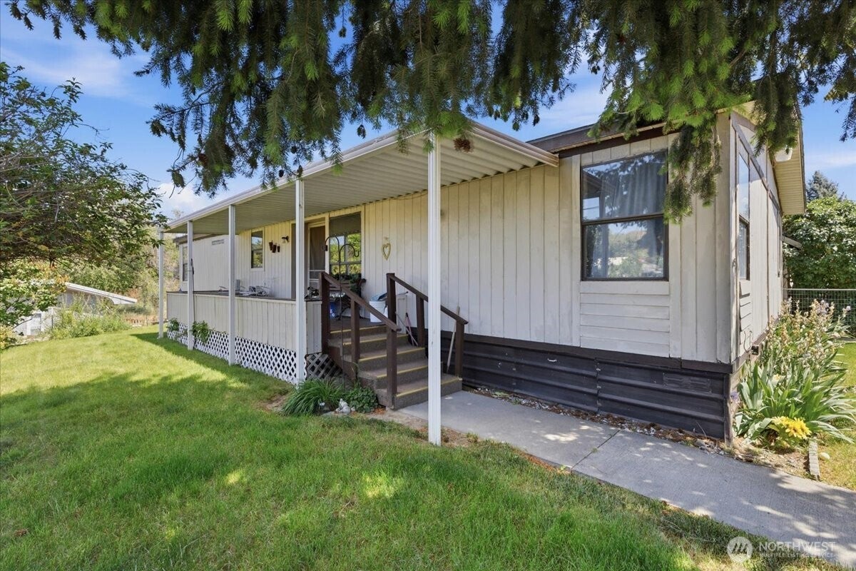 415 Sunny Drive — photo