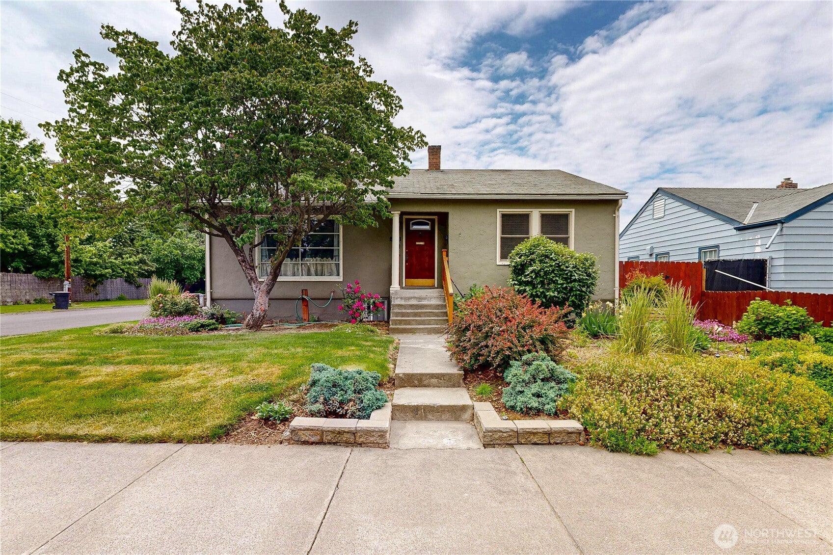 558 Juniper Street — photo
