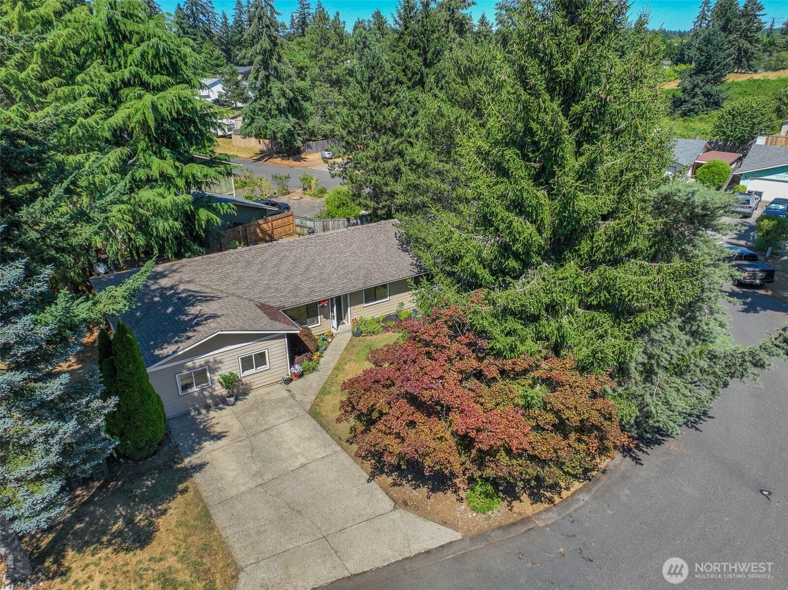 1225 Solar Court NE — photo