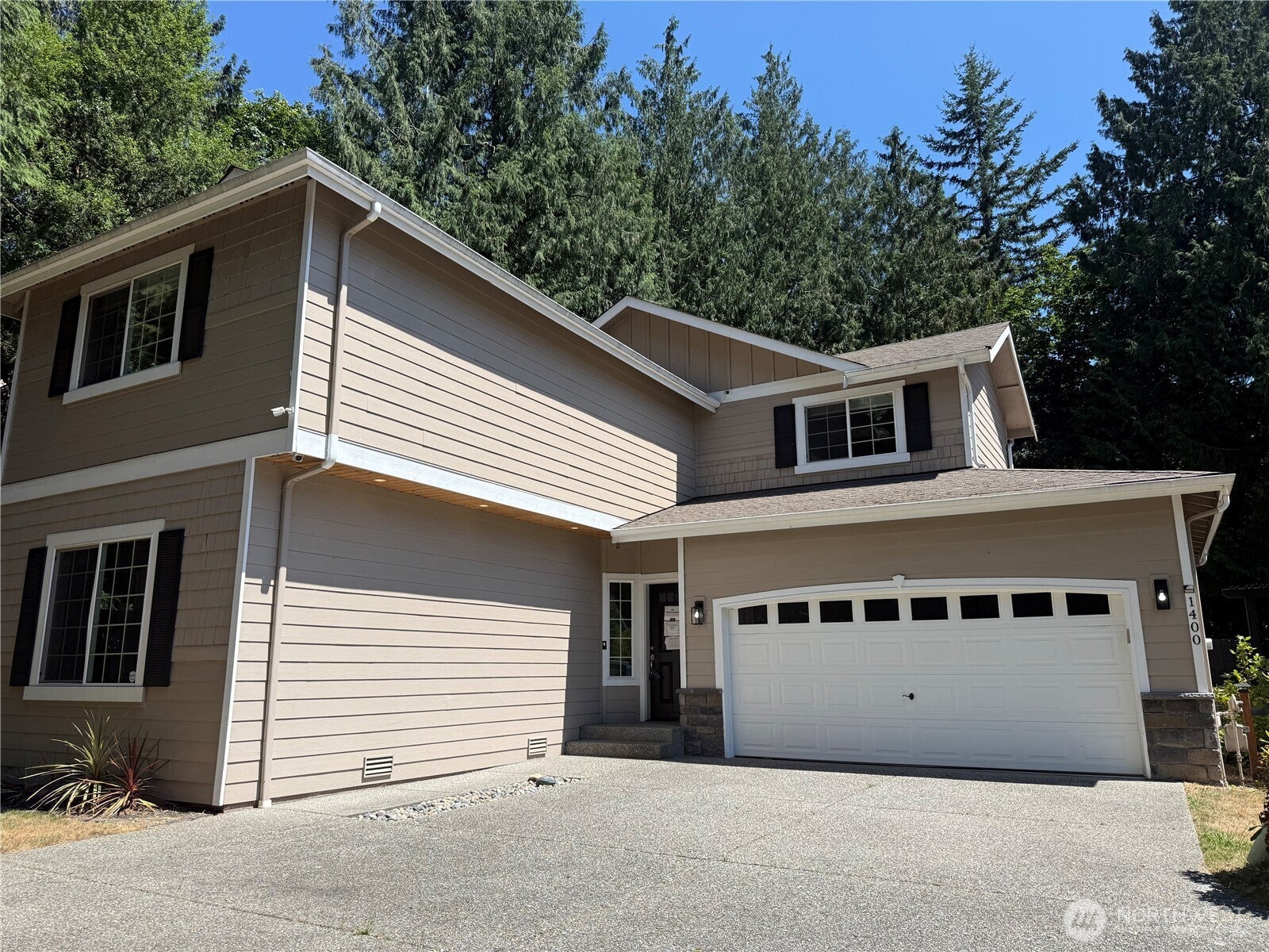 1400 Weaver Way — photo