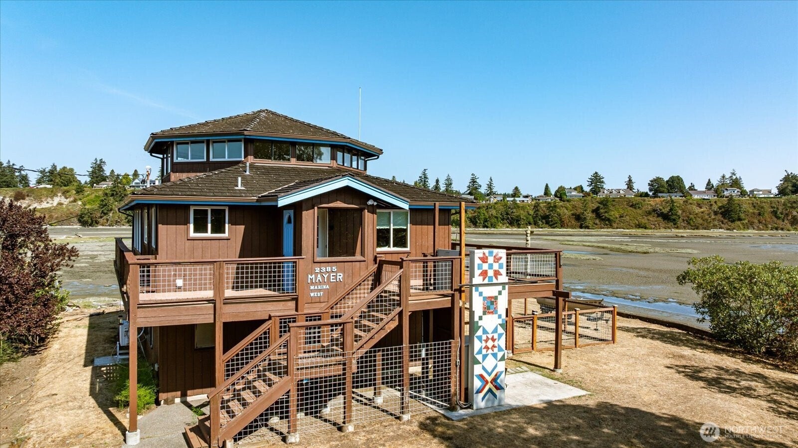 2385 Sunlight Beach Road — photo