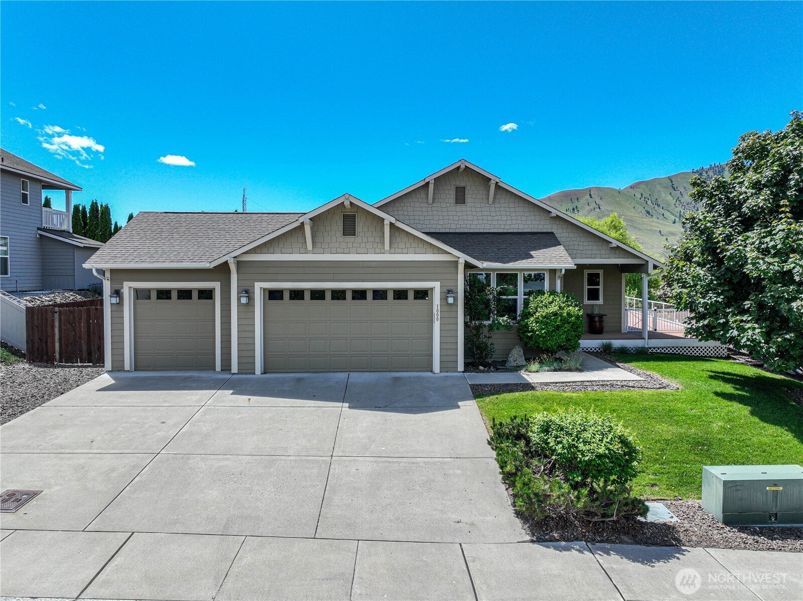 1000 Sunset Lane — photo