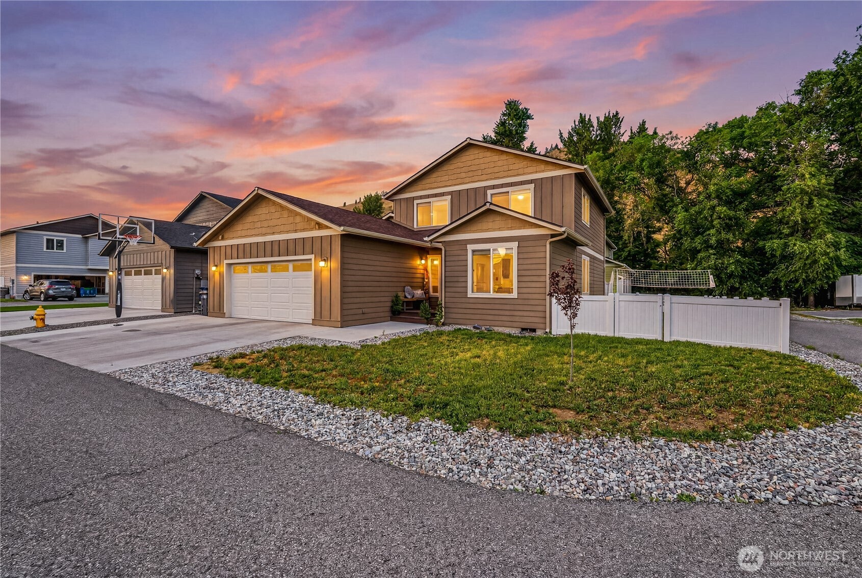 410 Riverside Meadow — photo