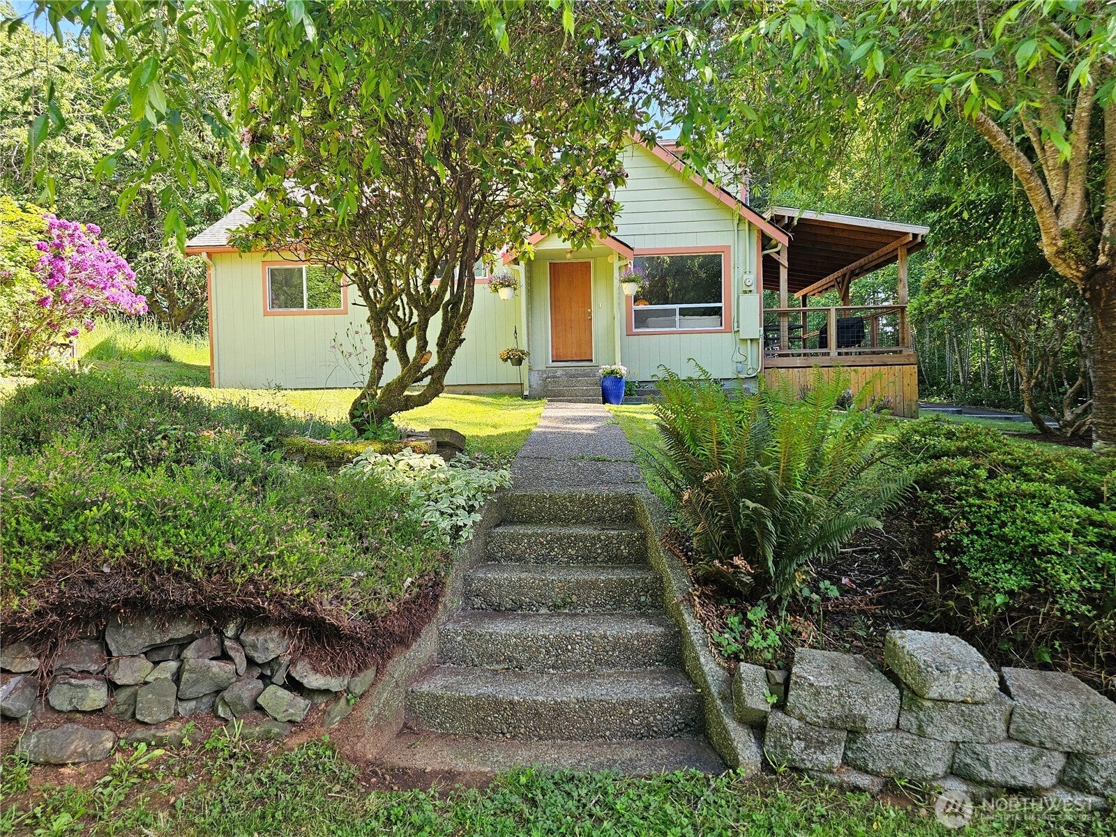 321 E Beck Street — photo
