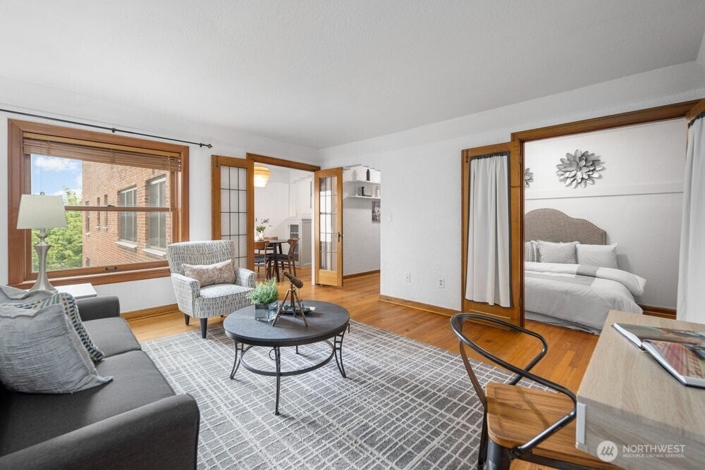 519 W Roy Street 413 — photo