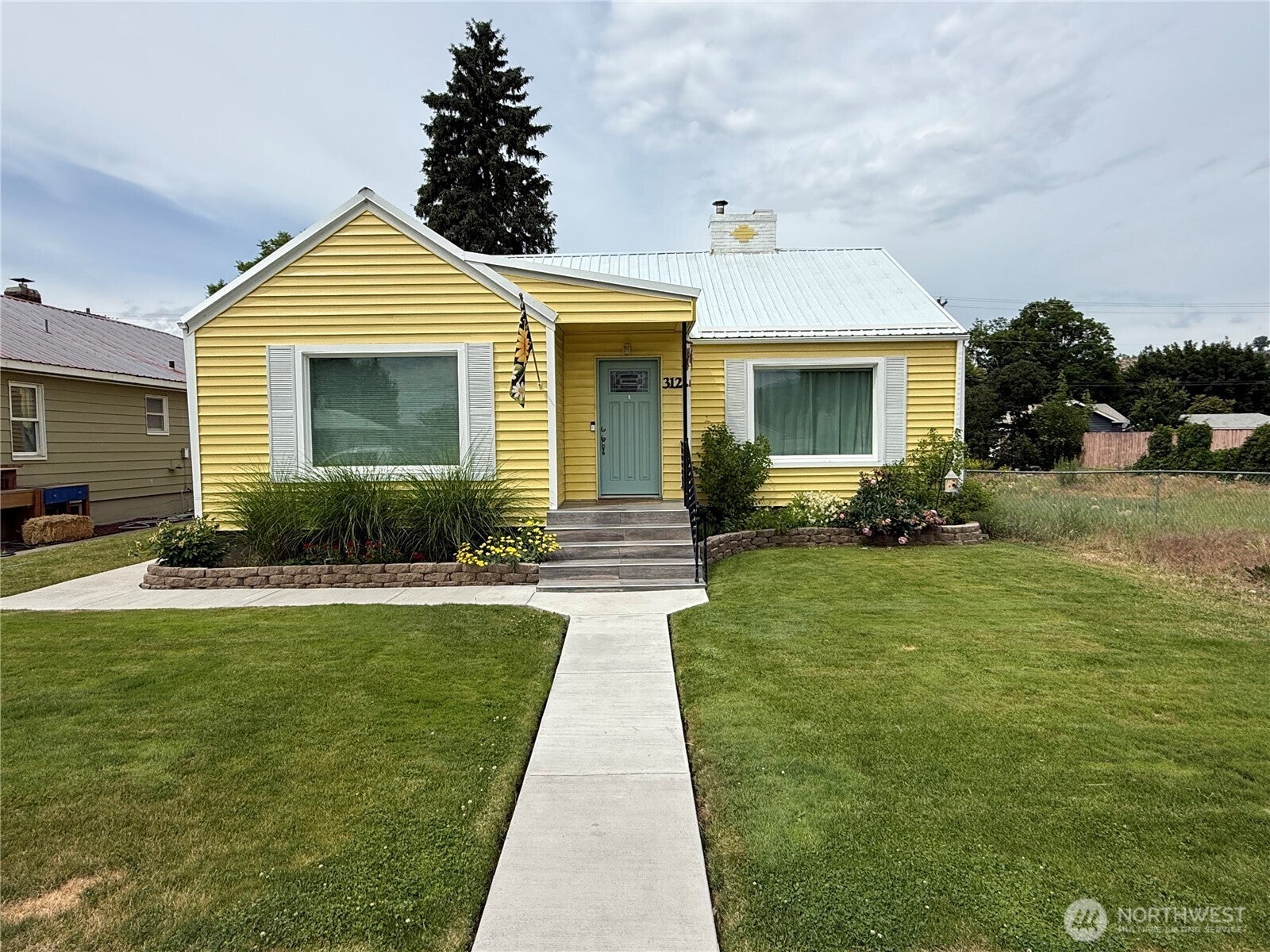 312 S Ash Street — photo