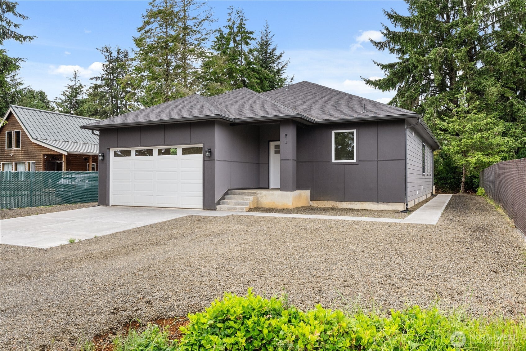 811 Vagabond Avenue — photo