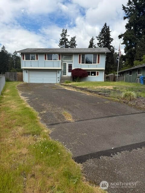 1306 Sherwood Court E — photo