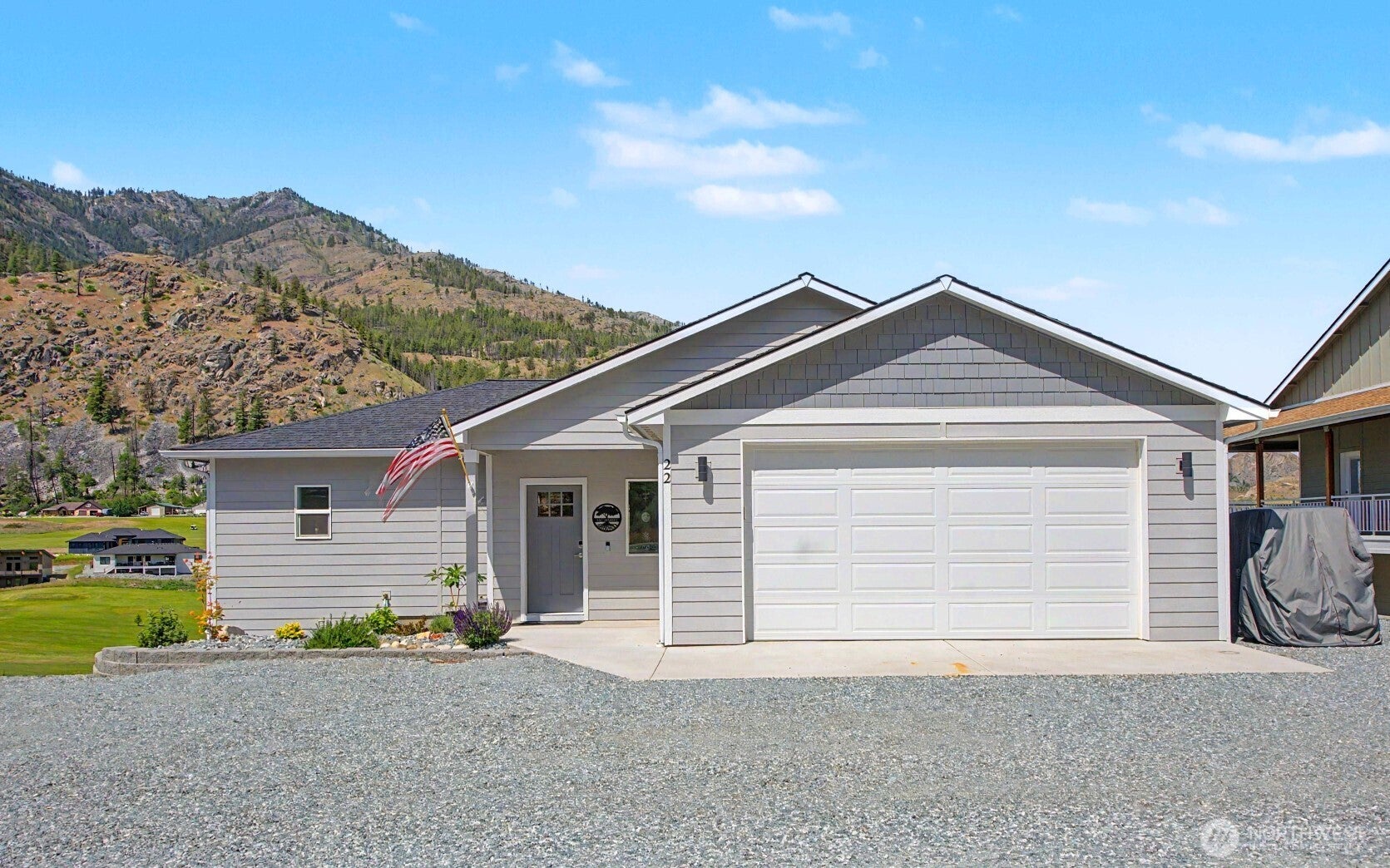 22 Frontage Road — photo