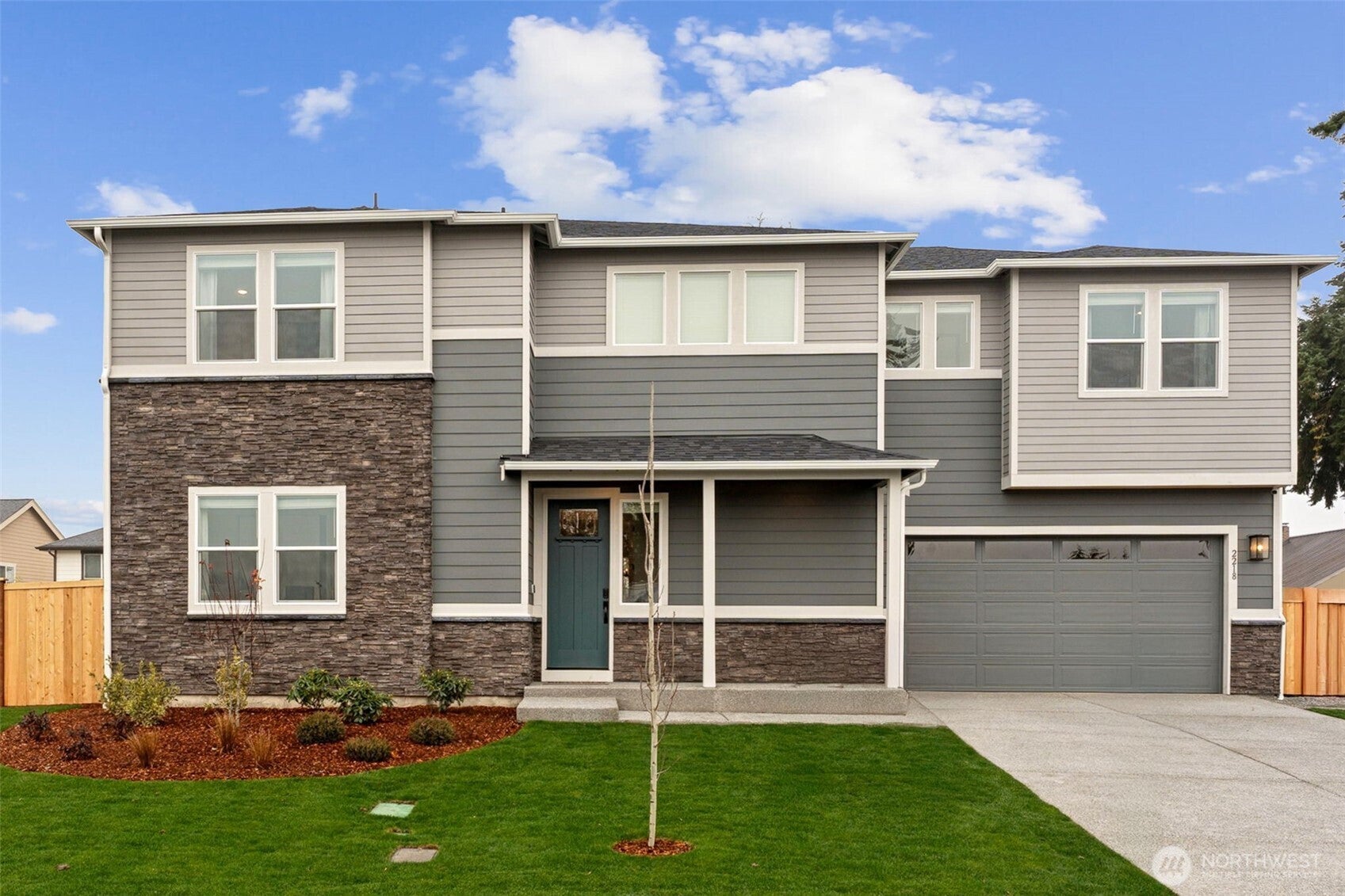 2218 Oak Court 2 — photo