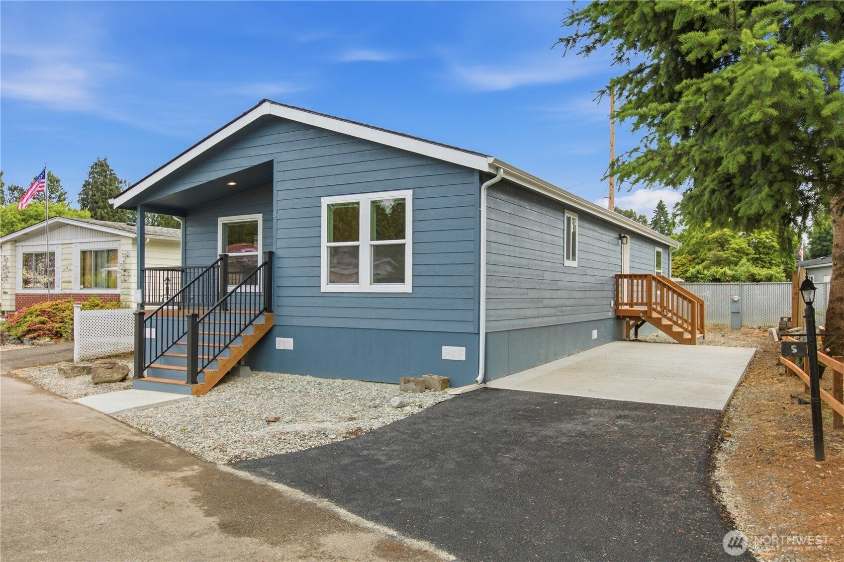 1510 Maple Lane 5 — photo