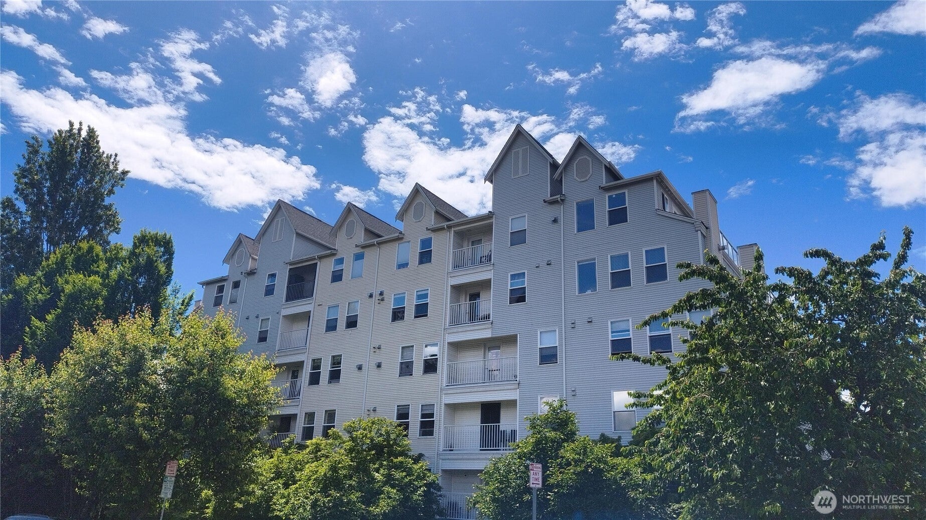 2522 Rucker Avenue 407 — photo