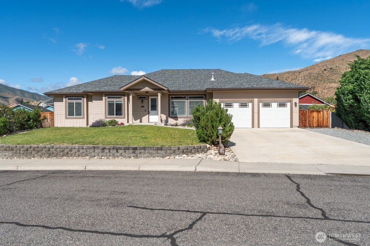 1020 Crest Loop — photo