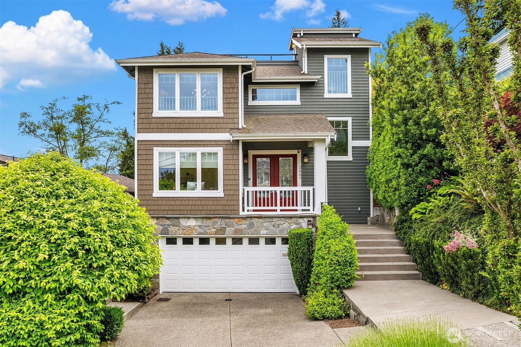 2607 W Newton Street — photo