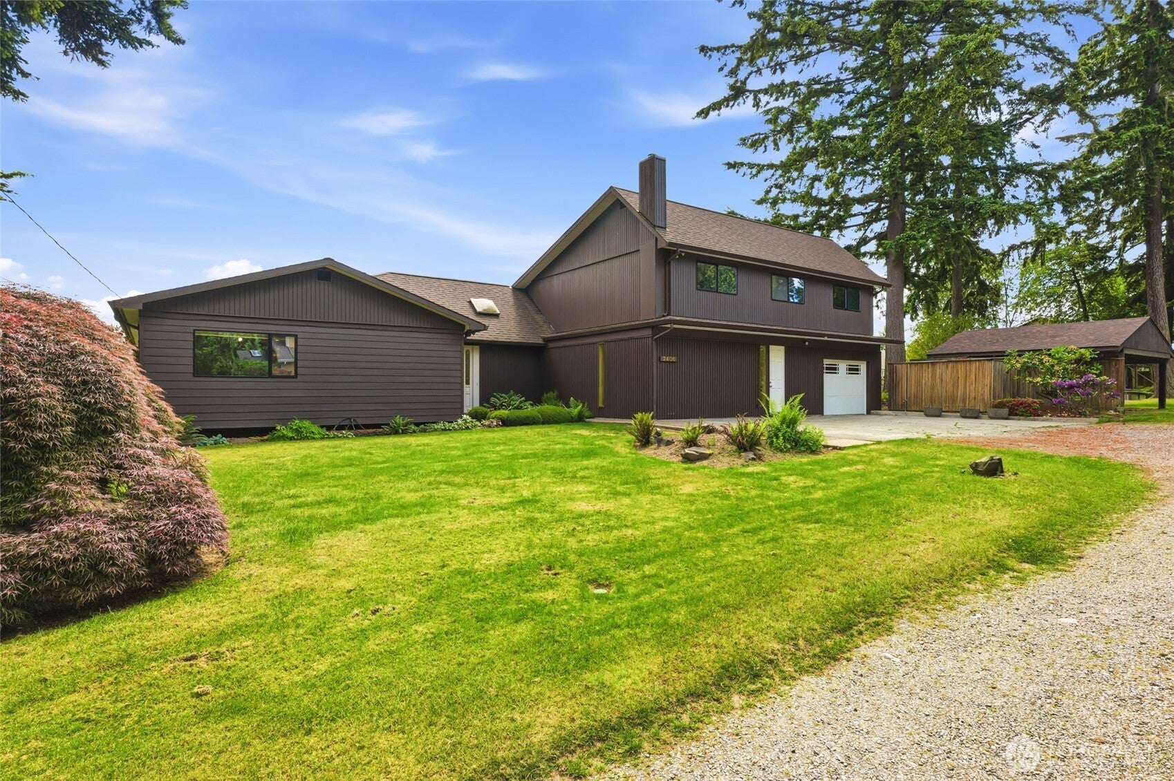 2406 Emerald Drive — photo