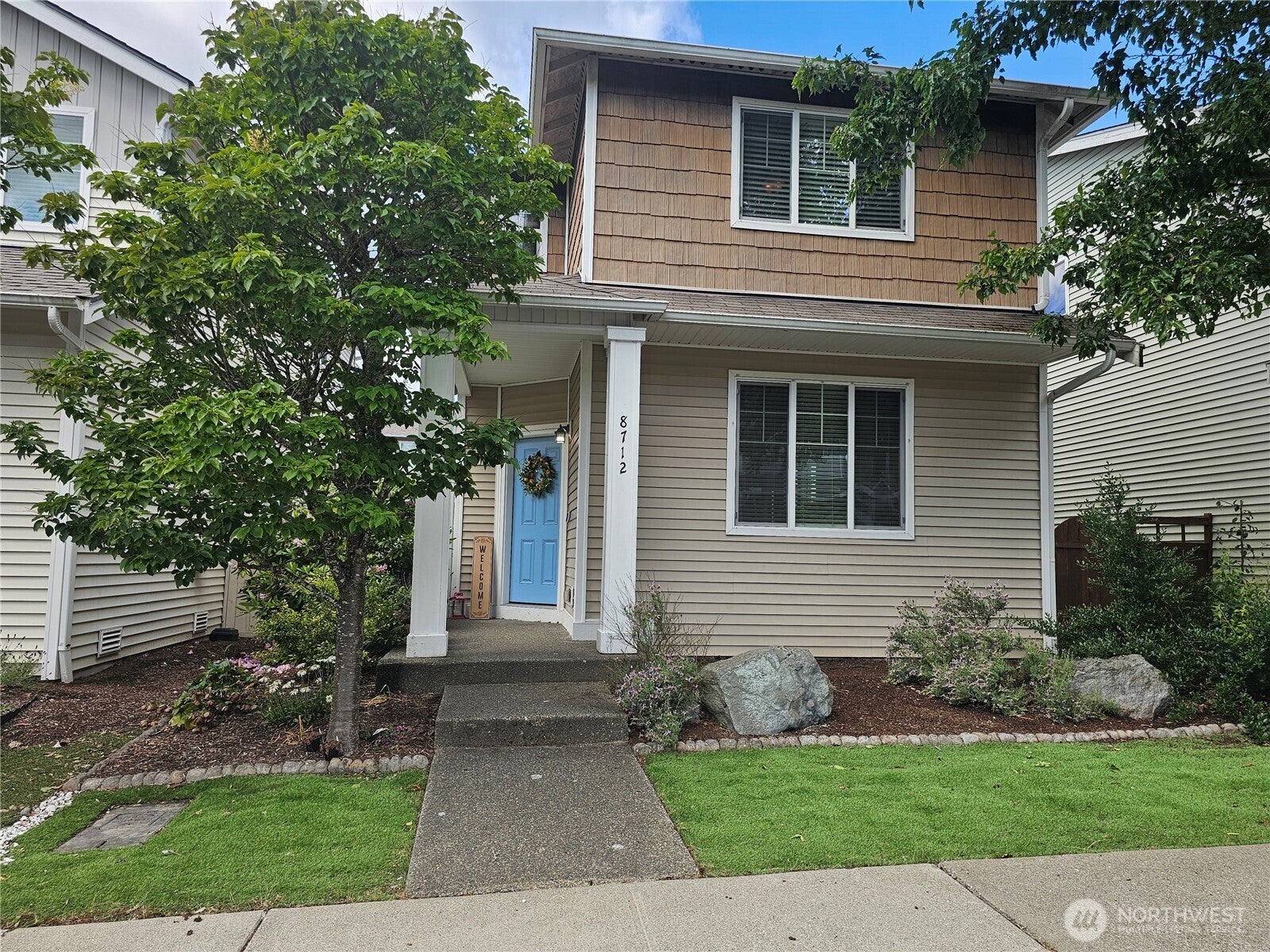 8712 Oslo Lane NE — photo