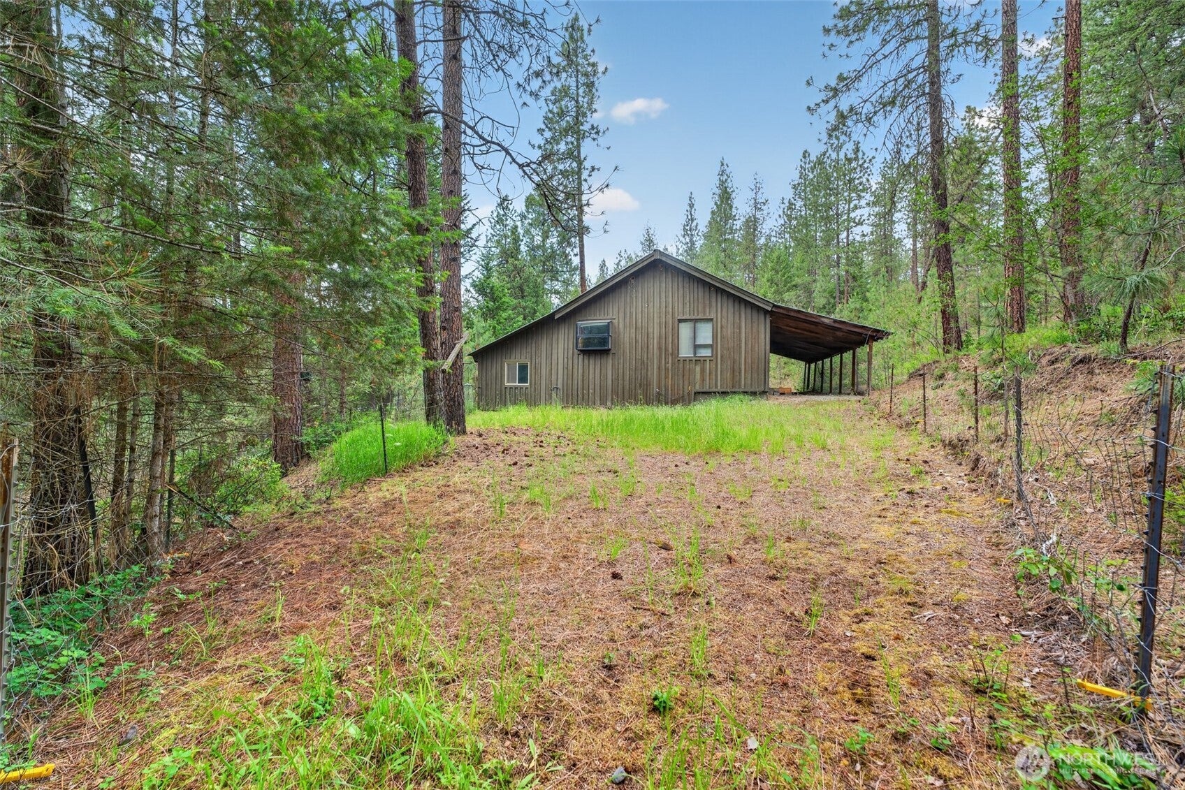 Home in Valley, WA 99181 — photo 2
