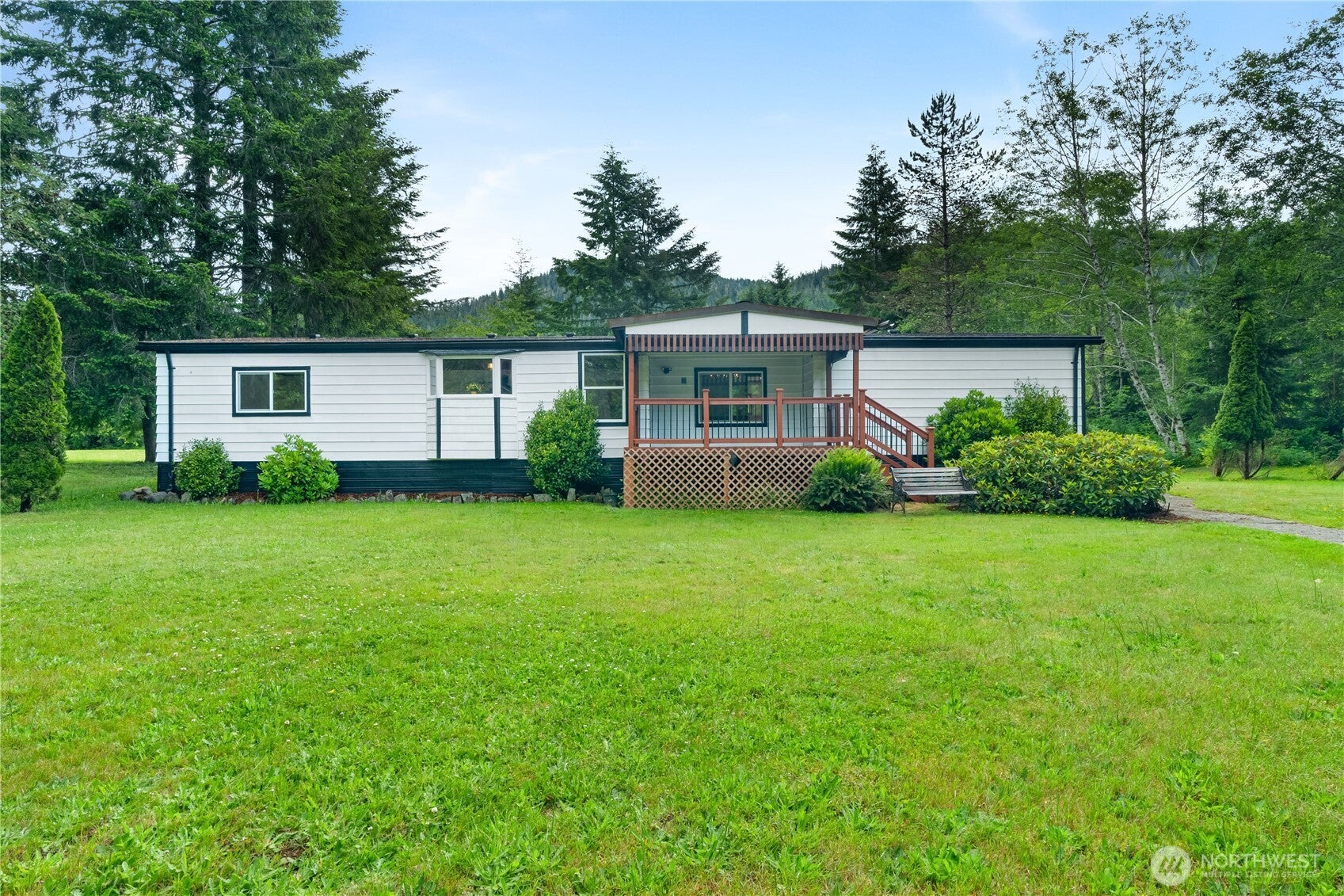 5450 US Highway 101 — photo