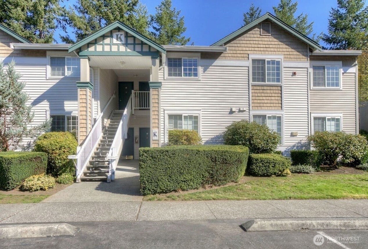 25235 SE Klahanie Blvd K102 — photo