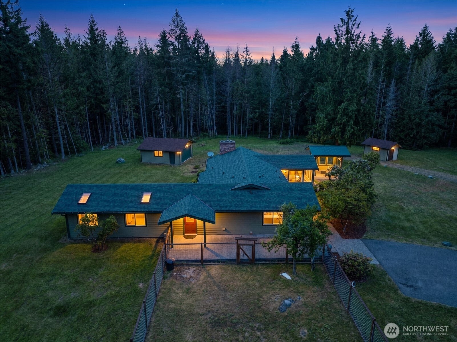 61 Saddle Drive — photo