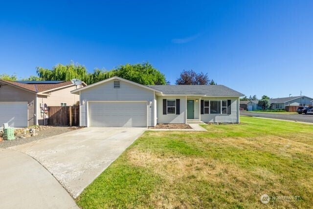 111 E Queen Place — photo
