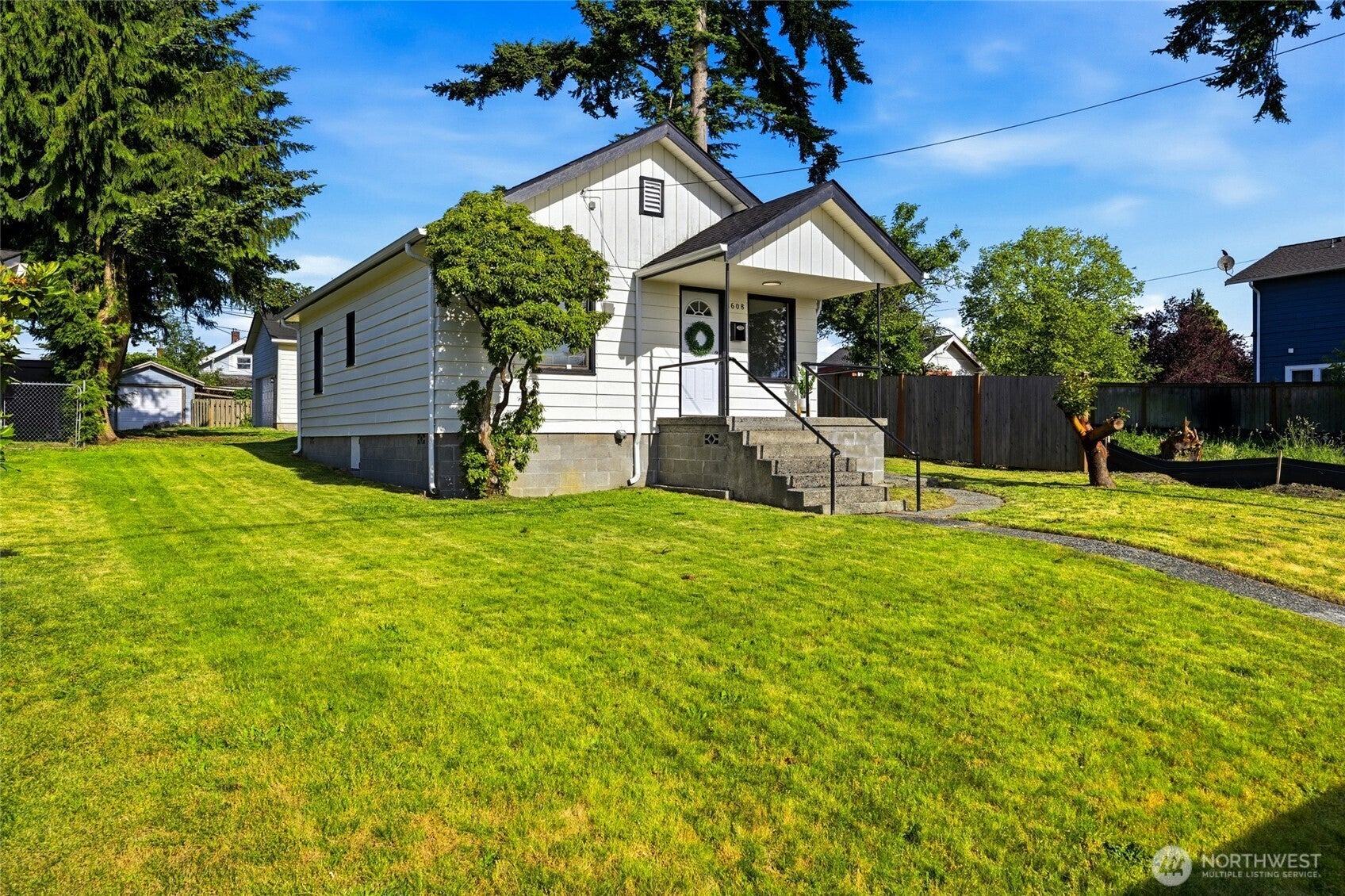 1608 Cedar Street — photo