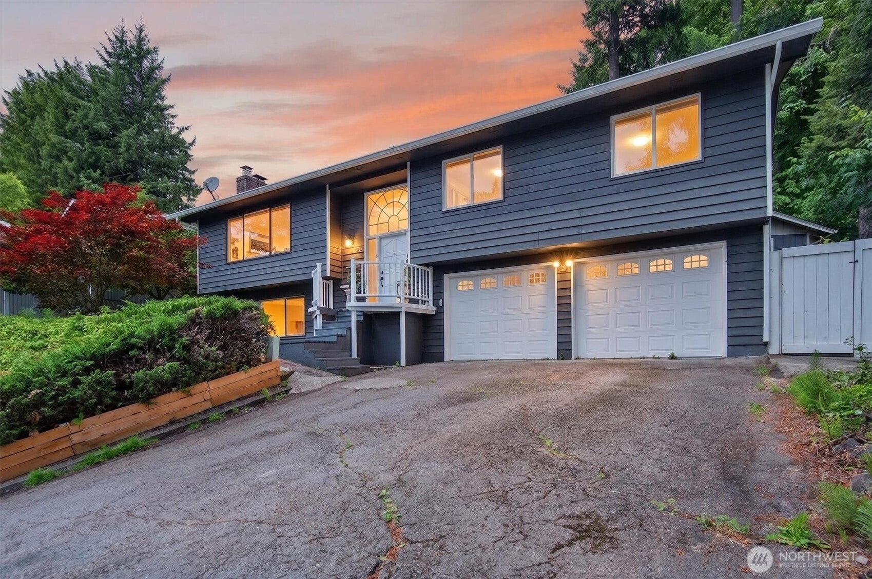 2678 Maplewood Drive — photo