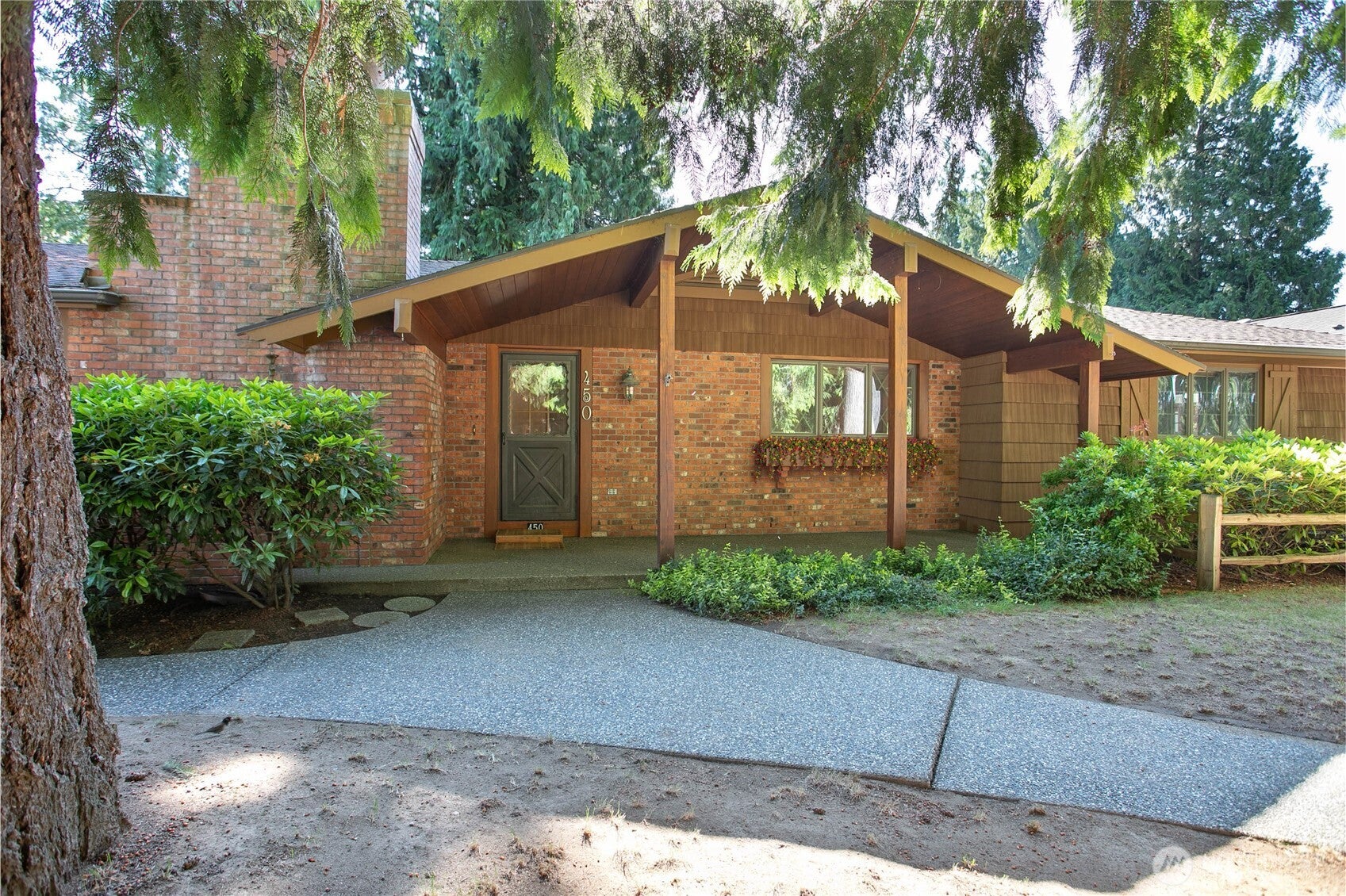 450 Wood Creek Drive — photo