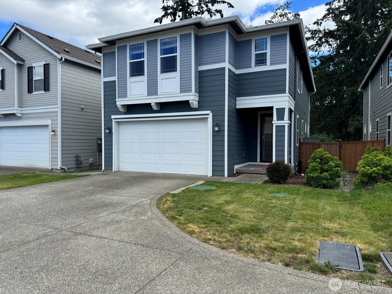 927 Vine Maple Street SE — photo