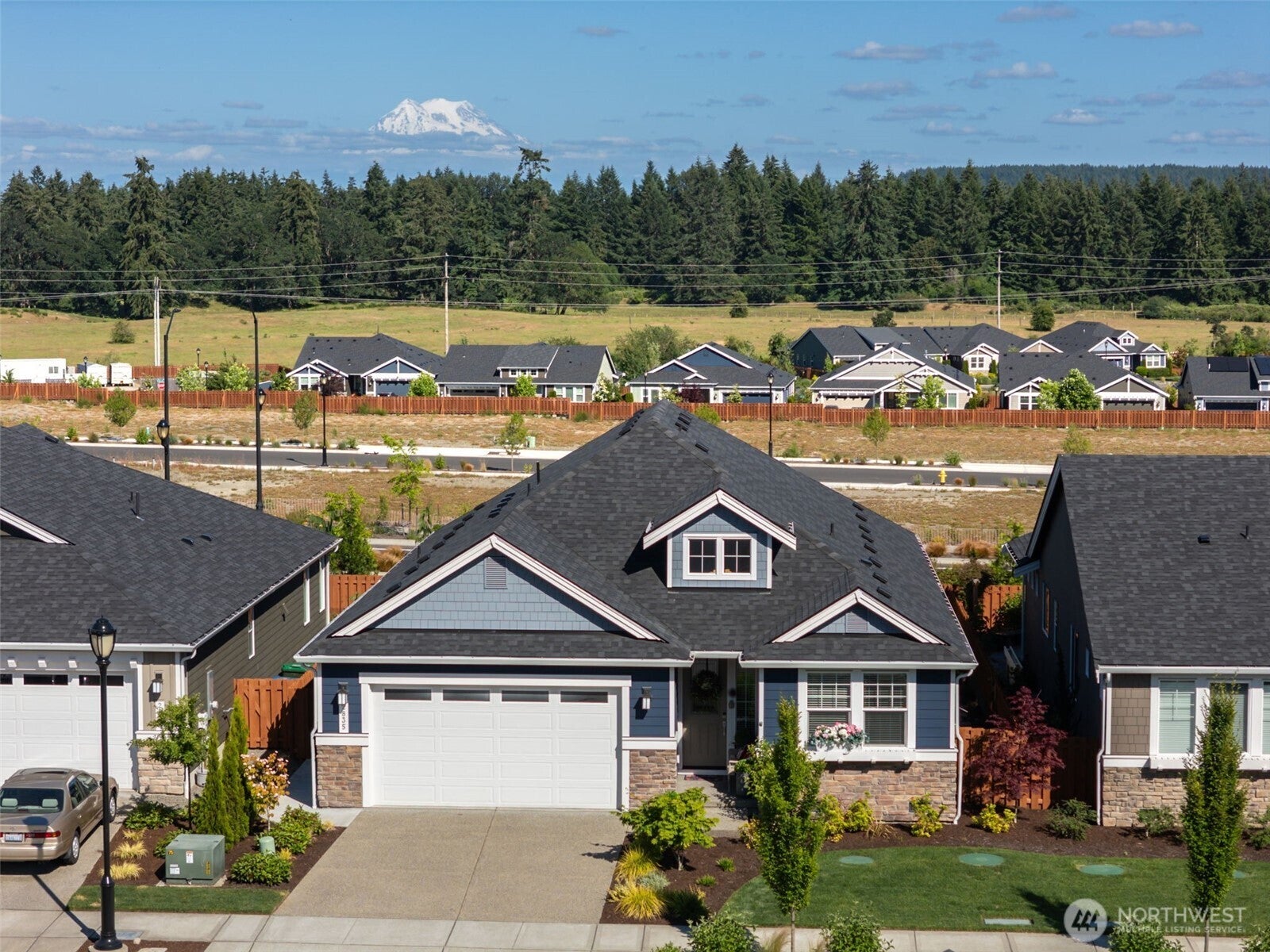 2835 Arrowroot Loop SE — photo