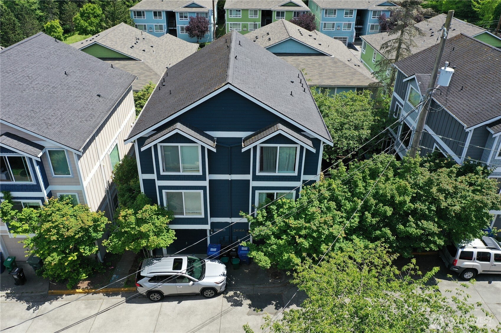 2414 SW Holden Street B — photo