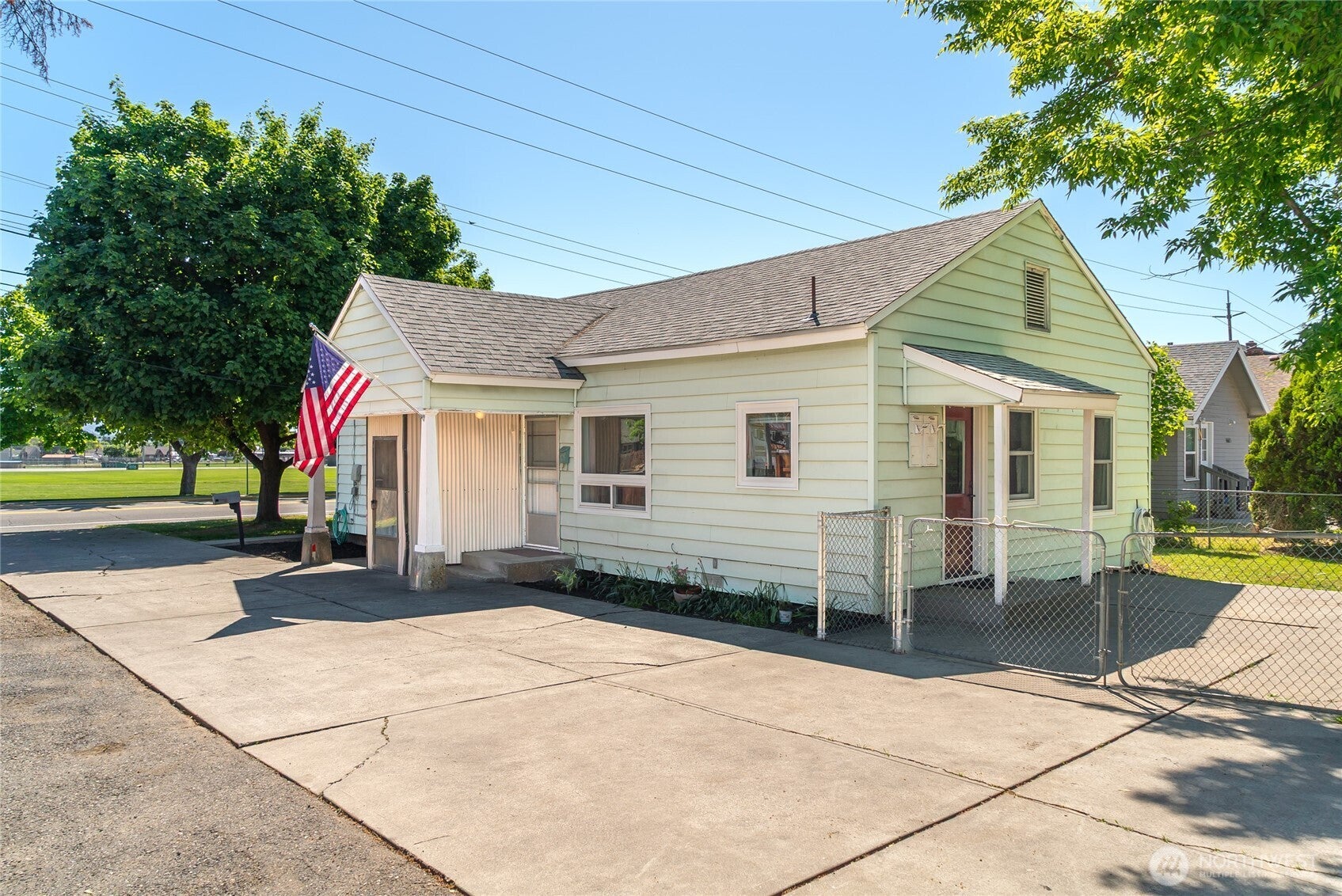 606 S Miller Street — photo