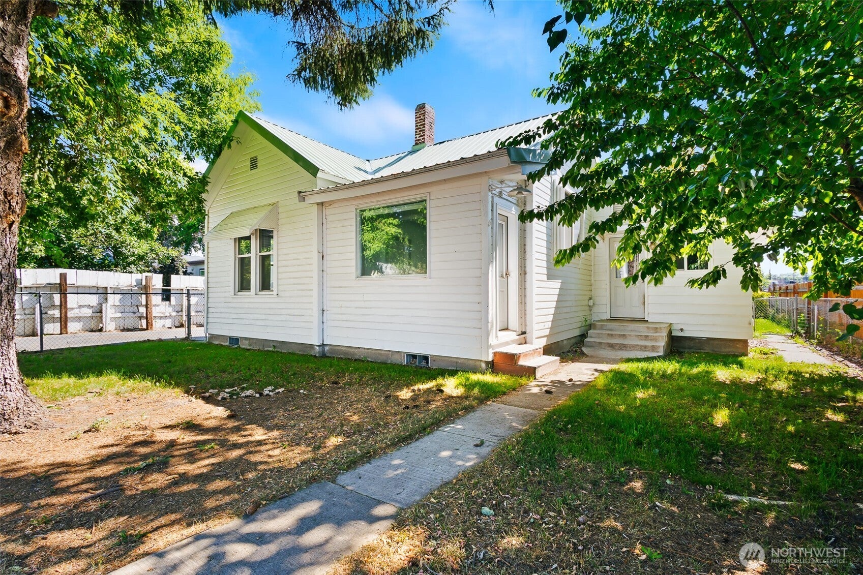 604 N Pacific Street — photo