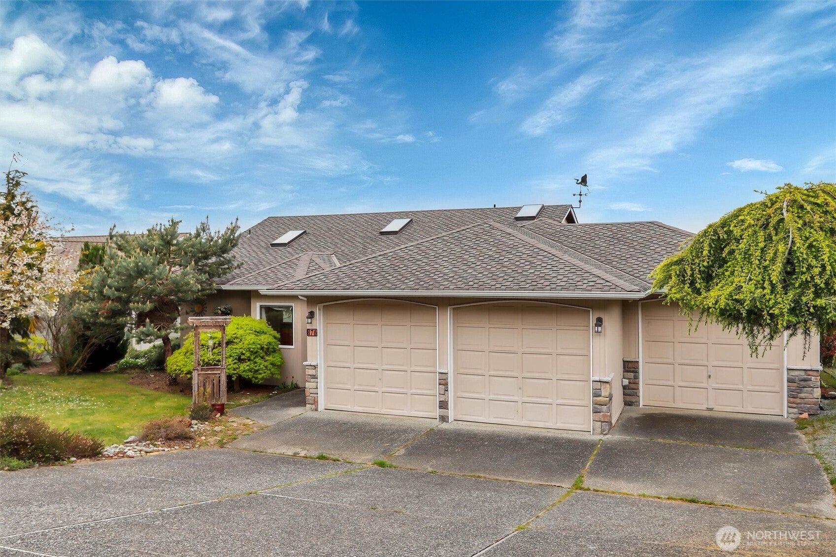 876 Rocky Point Drive — photo