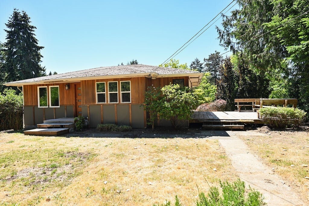 14323 12th Avenue SW — photo
