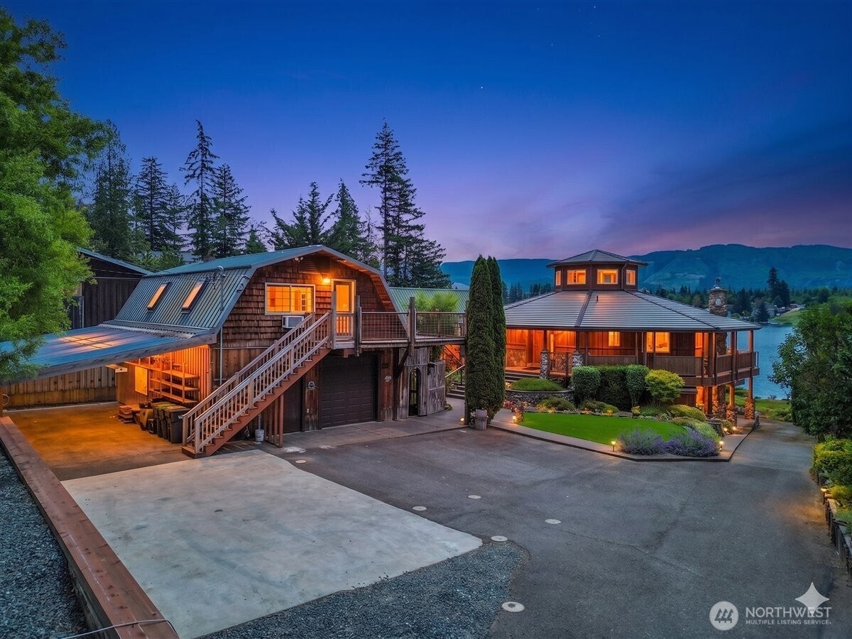 17049 Lake Point Drive SE — photo