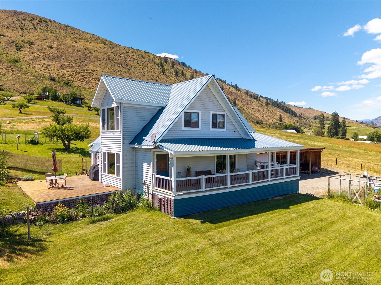195 Twin Lakes Road — photo